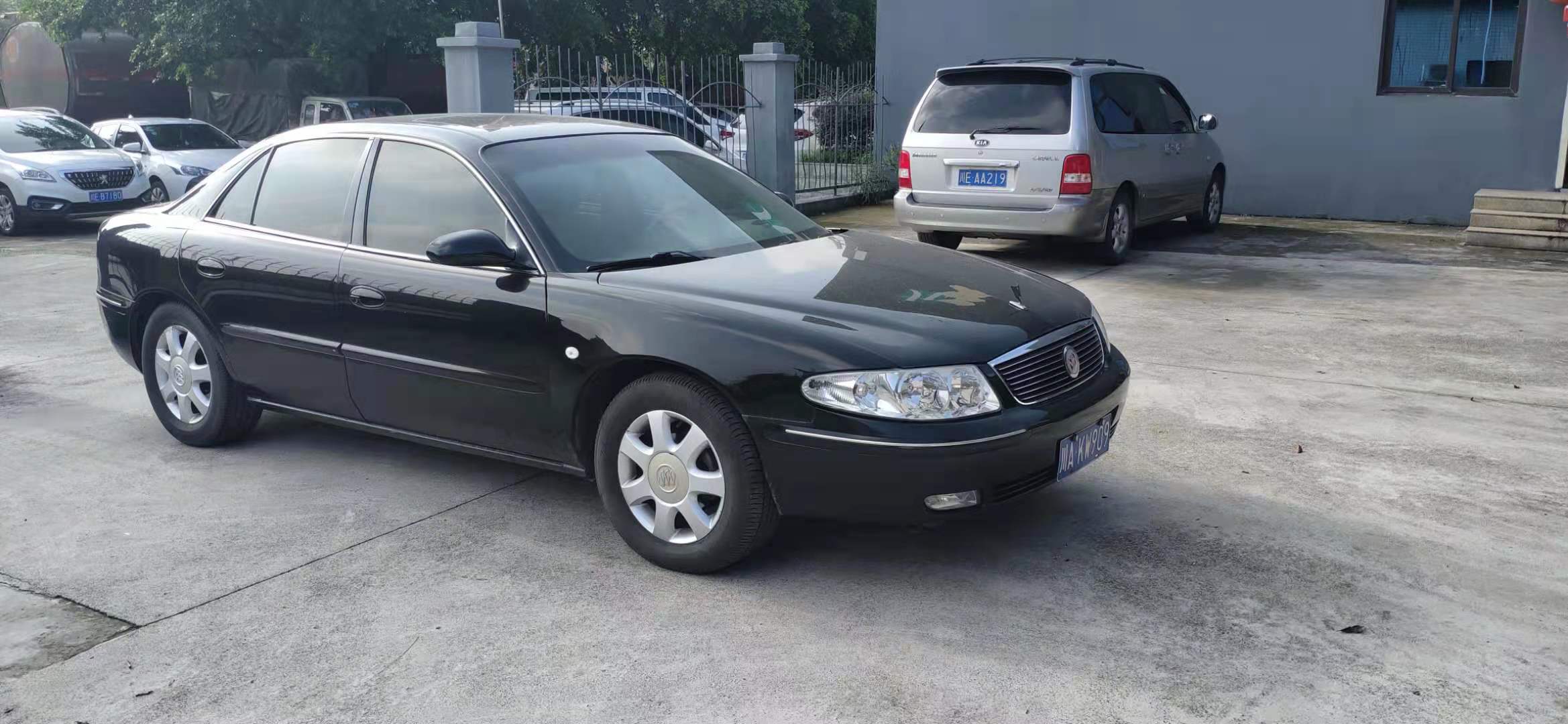 福克斯、上海別克機(jī)車拍賣